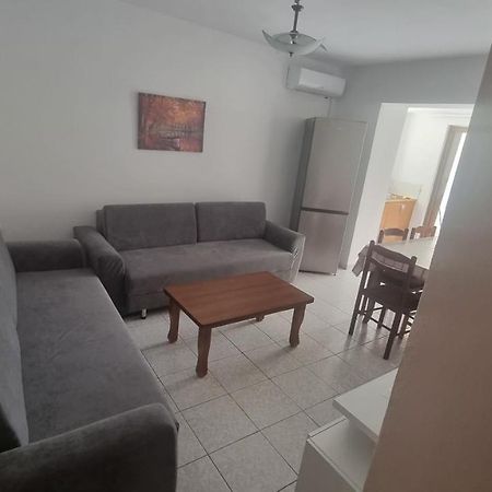 Teemo'S Apartments Sarandë Eksteriør billede